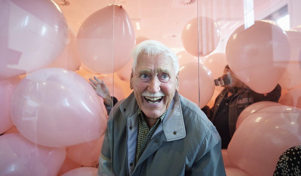 2018 ”Half the air in a given space” blev lavet af den britiske kunstner Martin Creed, der er berømt for at forvandle hverdagsobjekter til overraskende og humoristiske betragtninger over vores eksistens. Kolding Bibliotek, Fredericia Banegård og Byrådssalen i Vejle blev i en uge forvandlet til kunstinstallationer, hvor publikum fik en sanselig og overraskende oplevelse i et hav af kæmpe balloner.