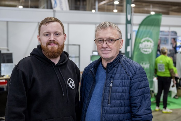 Emil Heilesen (t.v.) og hans far Jørn Heilesen var på Skills for at netværke og få nye input. Foto: Maria Tuxen Hedegaard